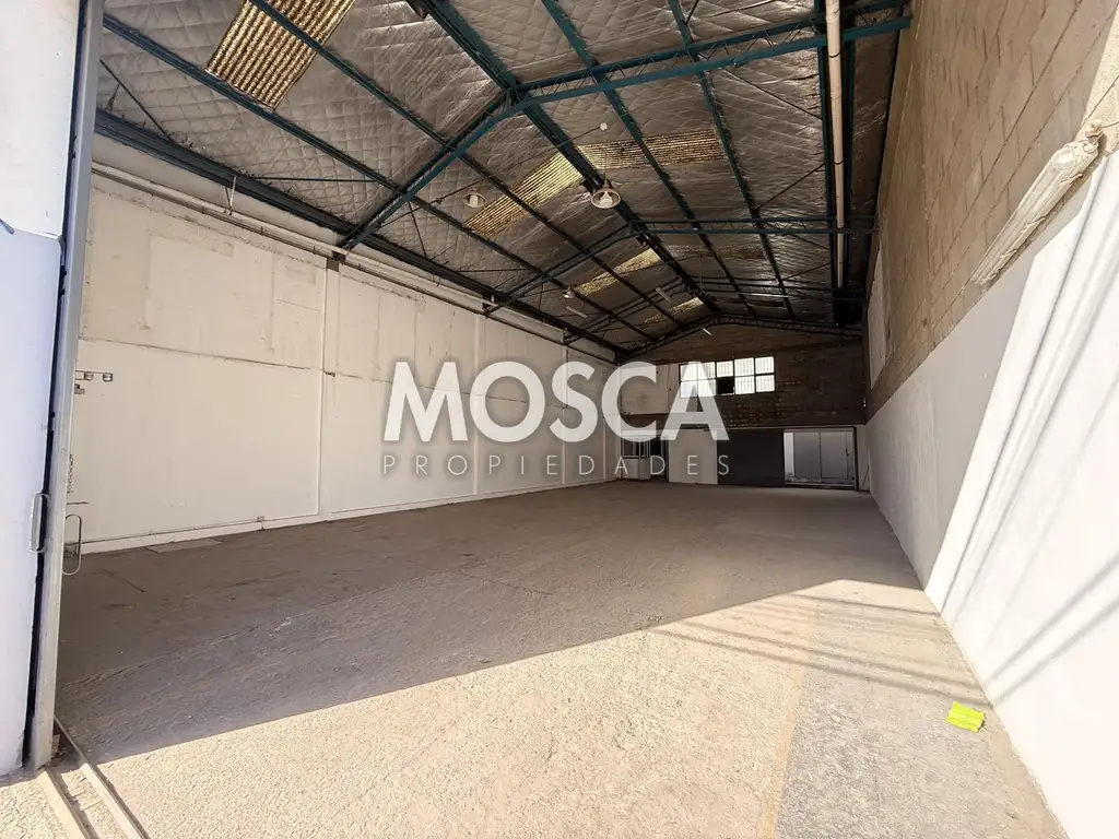 Foto de Depósito en pleno centro de Moreno, imagen 4