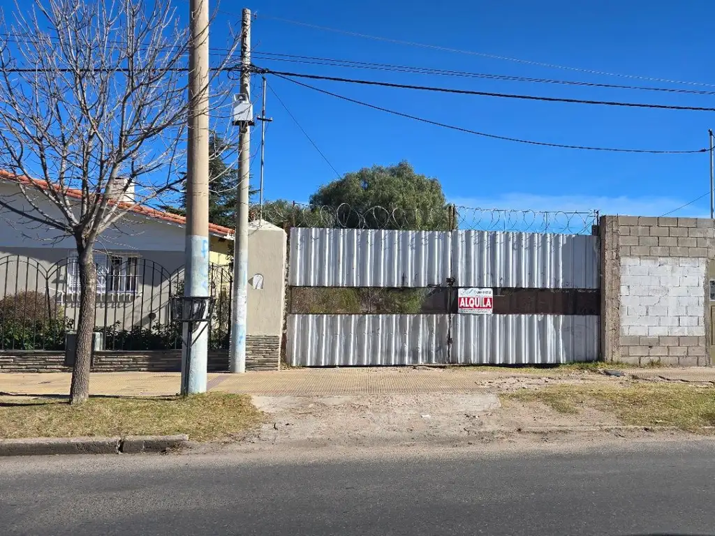 Foto de Galpón en alquiler de 350m2 ubicado en San Luis, imagen 1