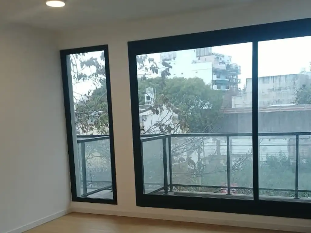 Foto de Venta-monoambiente Amplio-frente-colegiales, imagen 2