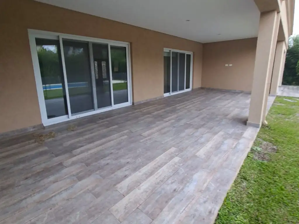 Foto de OPORTUNIDAD Venta Casa 4 Amb Quincho y Piscina en Sofitel Cardales La, imagen 1