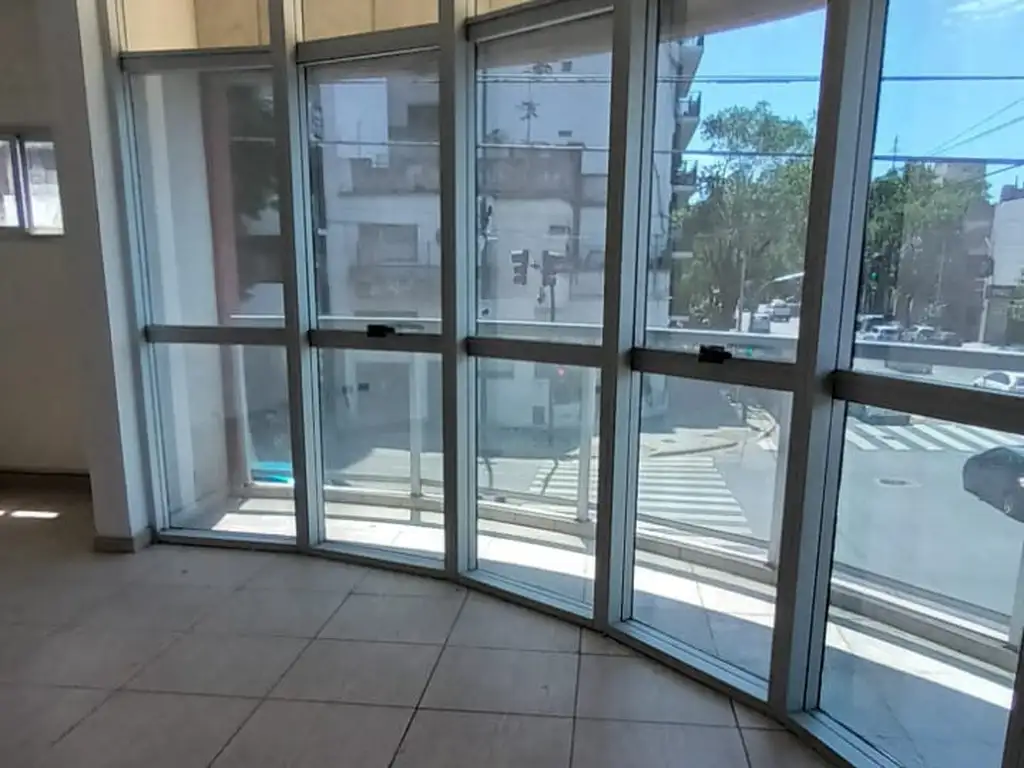 Foto de EXCELENTE OPORTUNIDAD VENTA 2 Ambientes!, Frente, Esquina, con dos, imagen 4