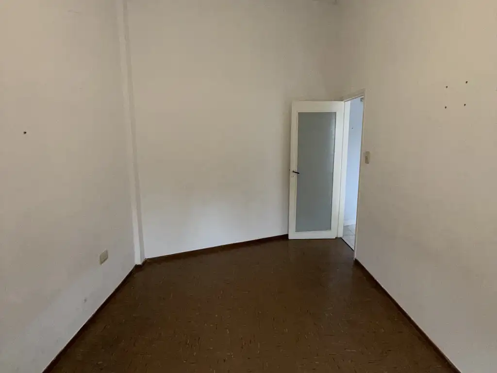 Foto de DEPARTAMENTO 1 AMBIENTE DIVIDIDO EN PLANTA BAJA CON PATIO, imagen 4