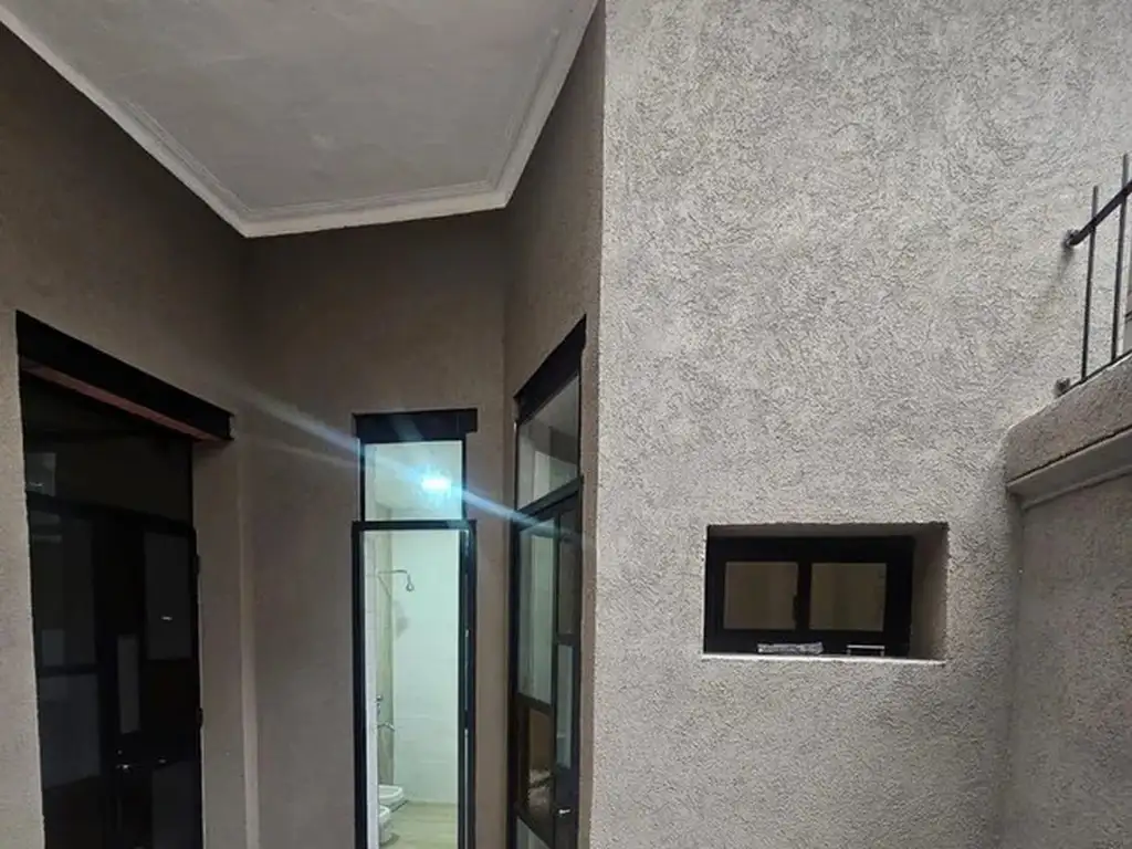 Foto de PH 4 Ambientes en Recoleta | Totalmente Reciclado | Patio Propio, imagen 2
