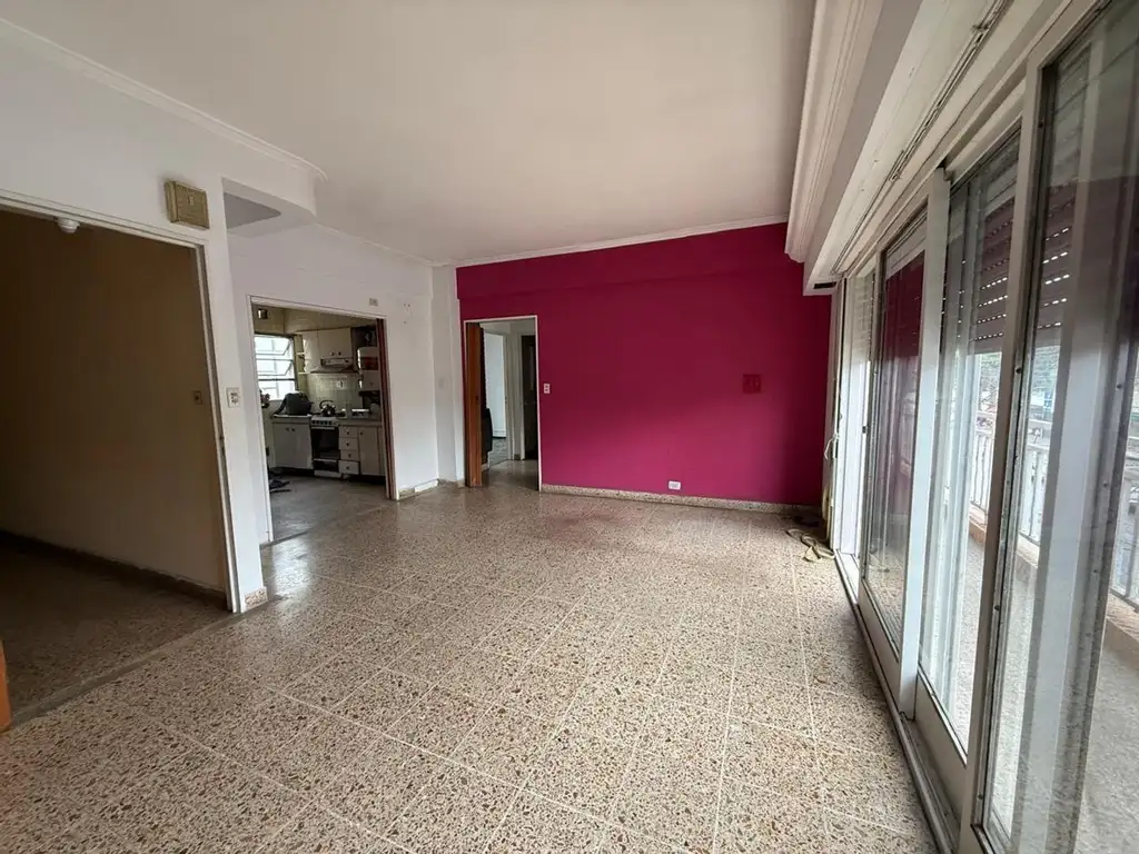 Foto de DEPARTAMENTO 3 AMB 1 PISO FRENTE - HURLINGHAM CENTRO, imagen 1