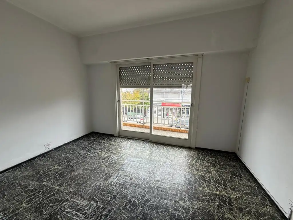 Foto de DEPARTAMENTO 3 AMB 1 PISO FRENTE - HURLINGHAM CENTRO, imagen 5