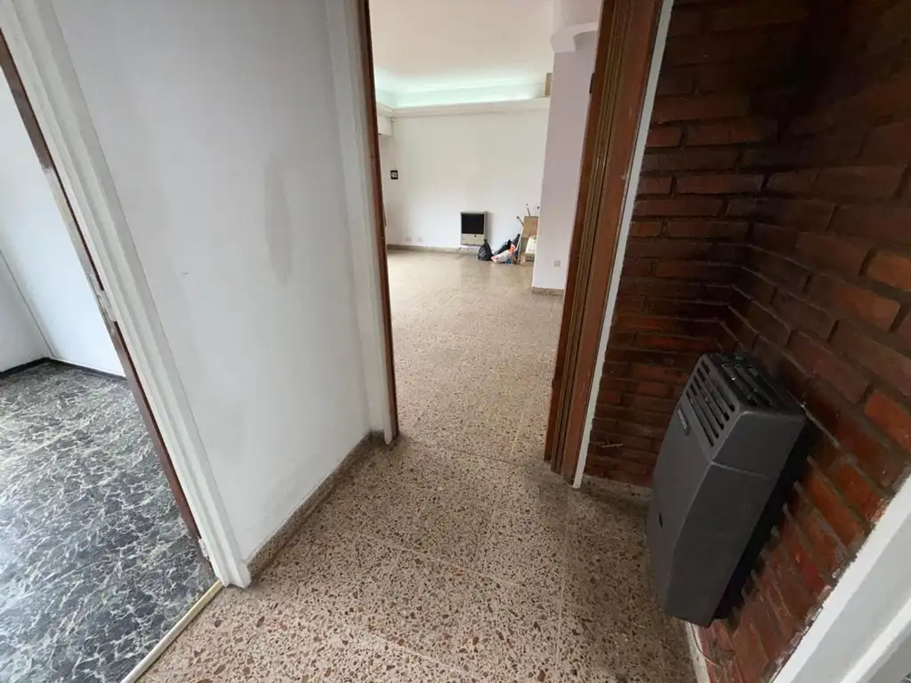 Foto de DEPARTAMENTO 3 AMB 1 PISO FRENTE - HURLINGHAM CENTRO, imagen 4