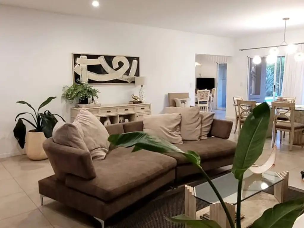 Foto de ALQUILER CASA 5 AMB CON PILETA BARRIO PRIVADO “LA COMARCA” – TIGRE -, imagen 3