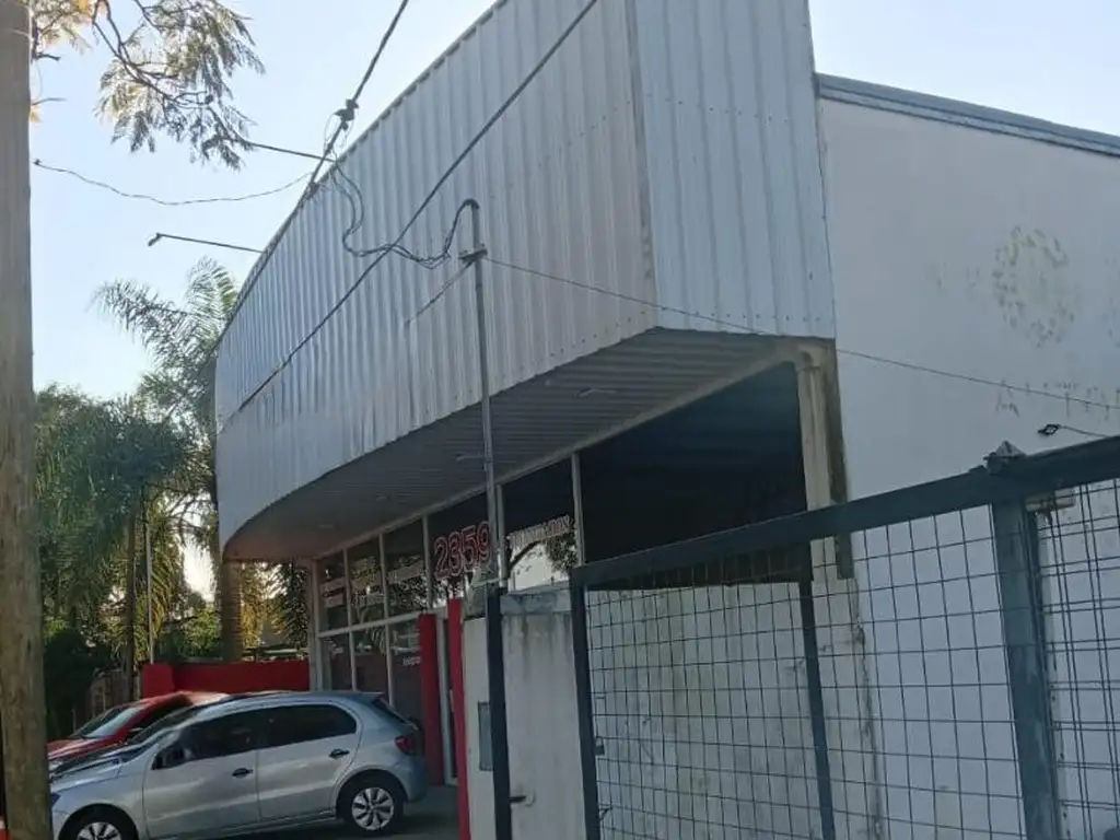 Foto de Salón comercial sobre Avenida principal, imagen 3