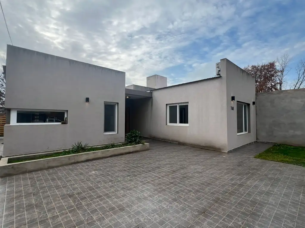 Foto de CASA CON PILETA Y GARAGE EN VENTA Y ALQUILER, GENERAL LAS HERAS, imagen 2