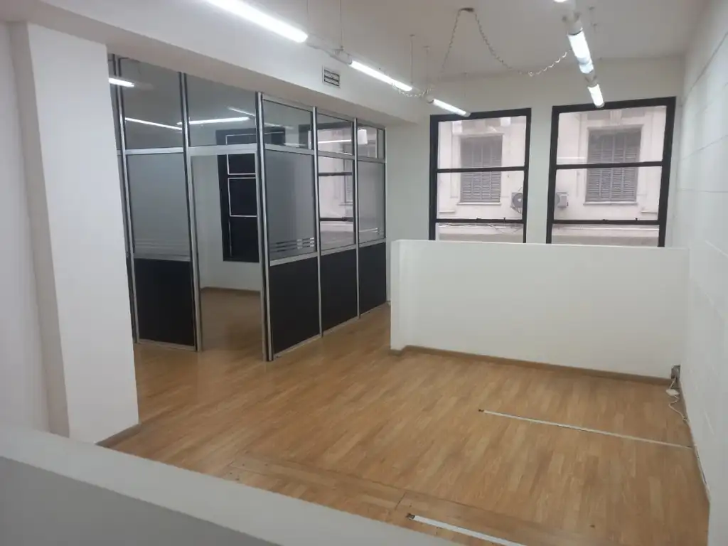 Foto de Oficina de 75m2 al frente, imagen 2