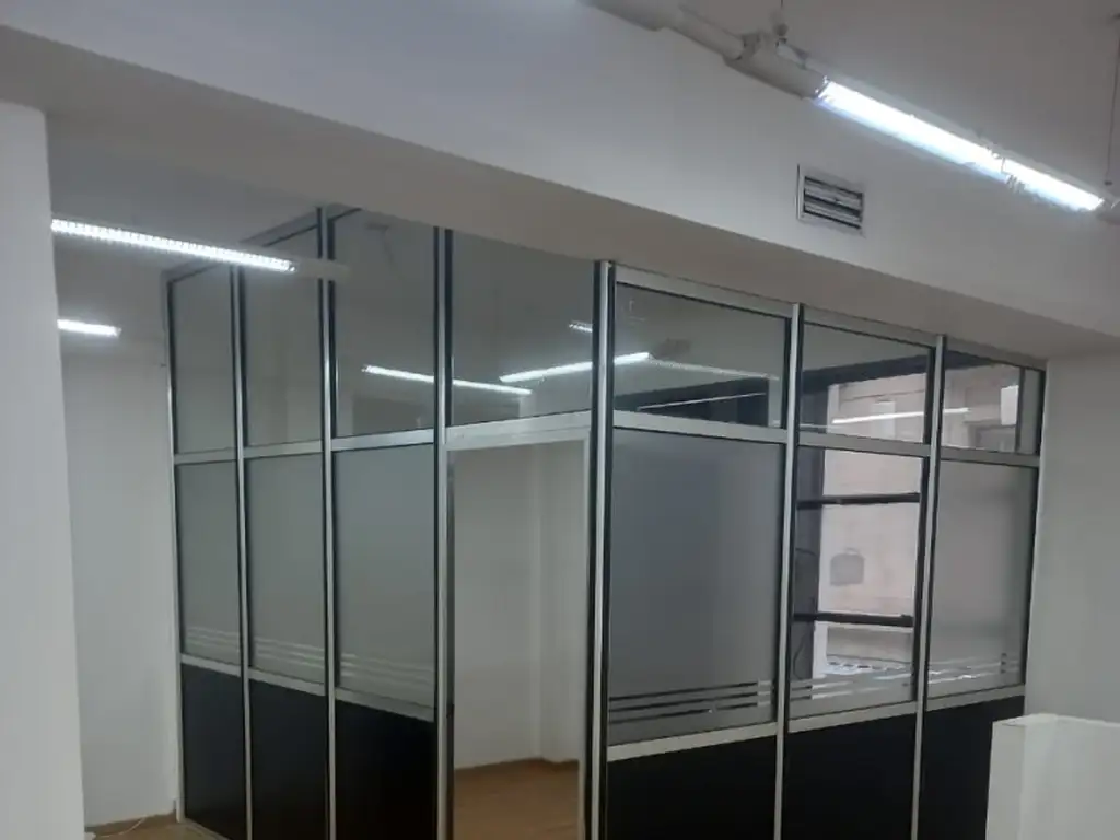 Foto de Oficina de 75m2 al frente, imagen 3