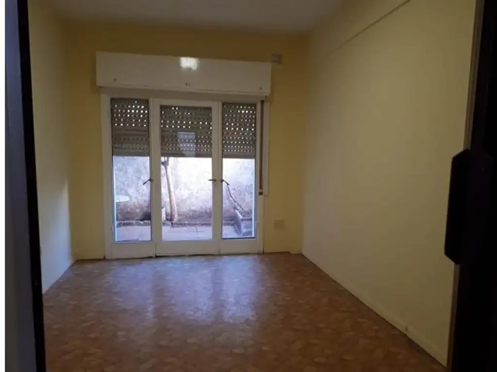 Foto de MORENO CENTRO DEPARTAMENTO 3 AMBIENTES EN ALQUILER. USO PROF, imagen 1