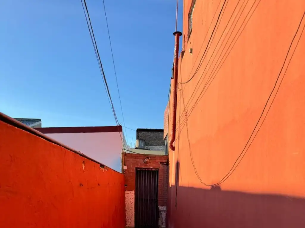 Foto de Alquiler PH al Fdo. - 2 Ambientes - Billinghurst, imagen 1