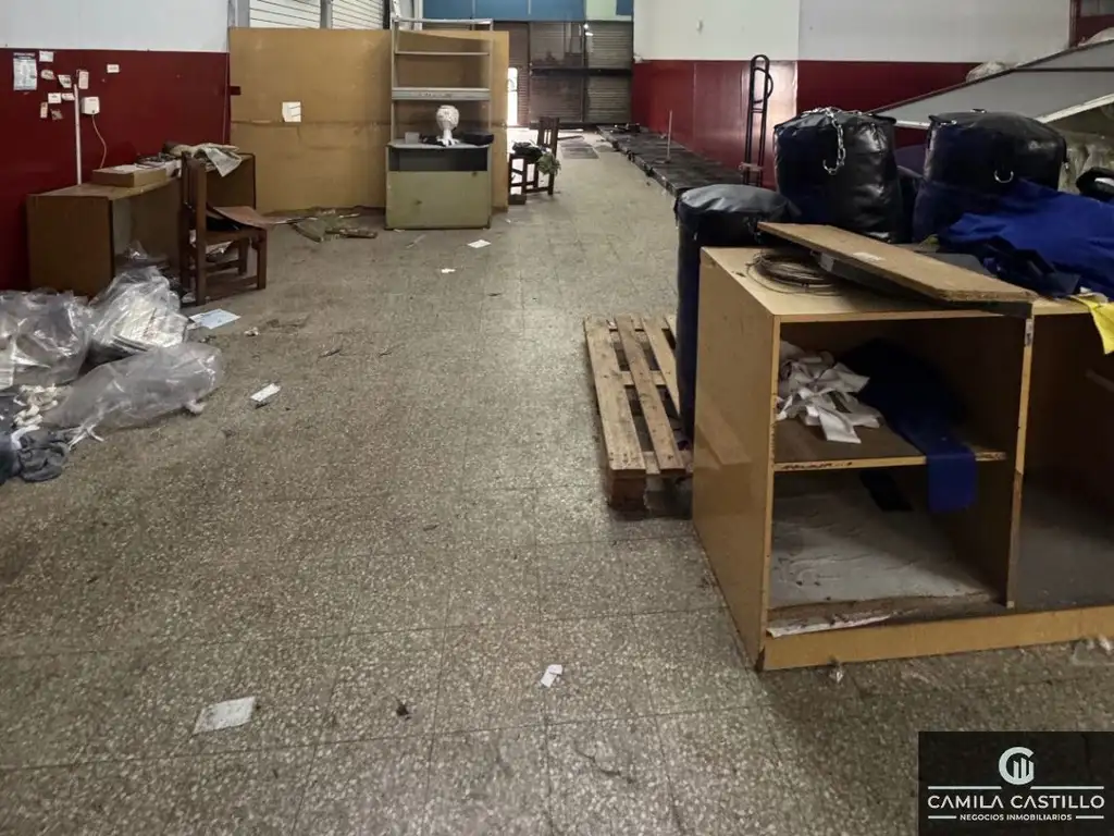 Foto de LOCAL COMERCIAL 150M2 AV MOSCONI - DISPONIBLE EN JULIO, imagen 2