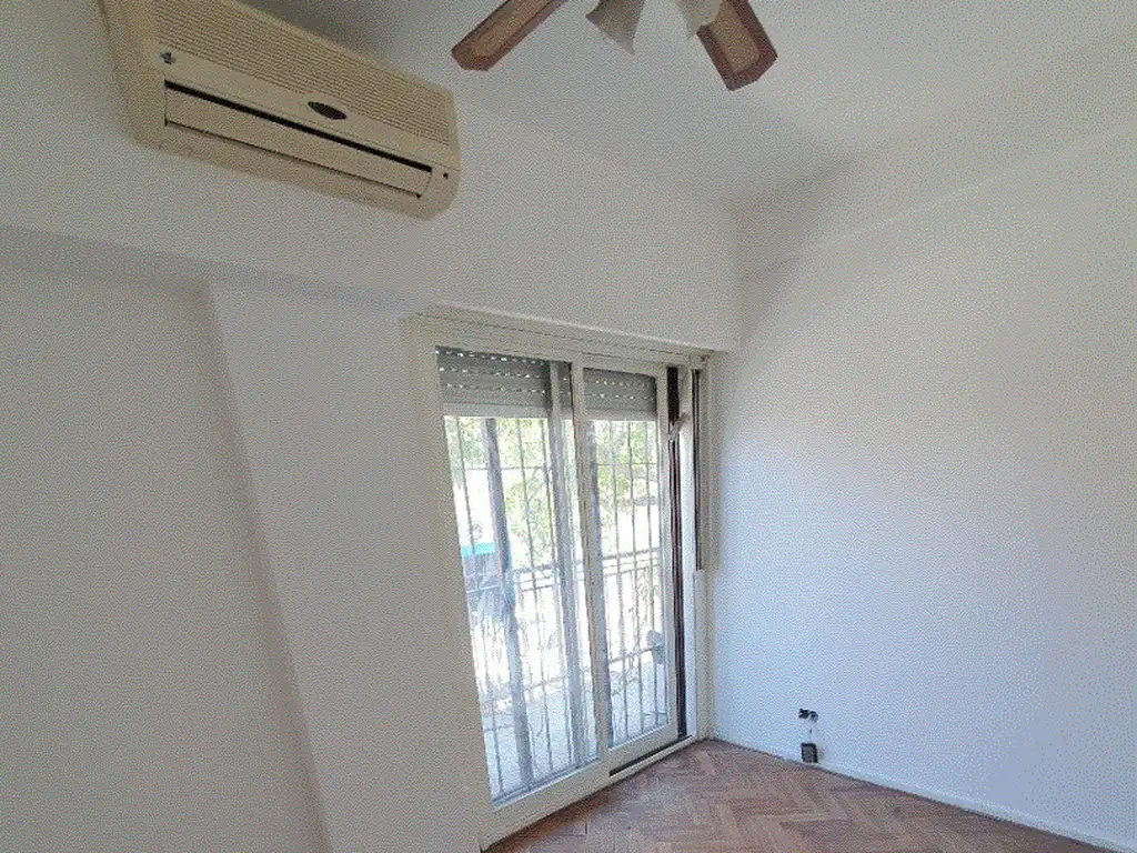 Foto de Excelente departamento de 4 ambientes al frente con 2 balcones, imagen 4