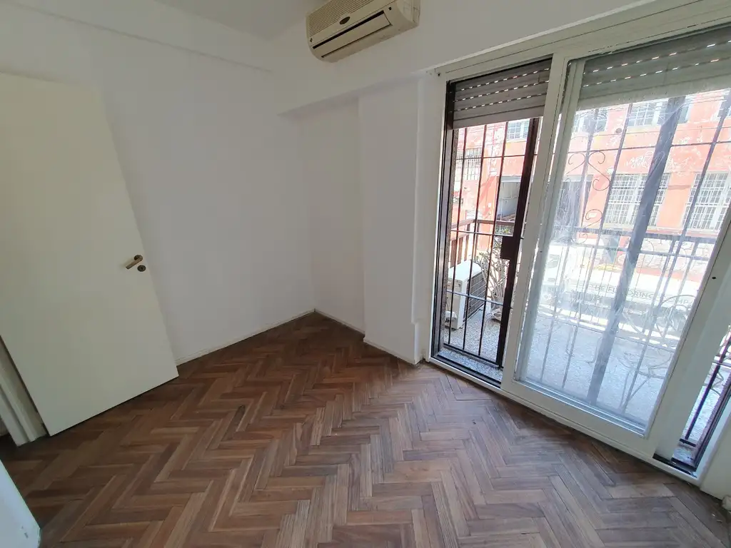 Foto de Excelente departamento de 4 ambientes al frente con 2 balcones, imagen 5