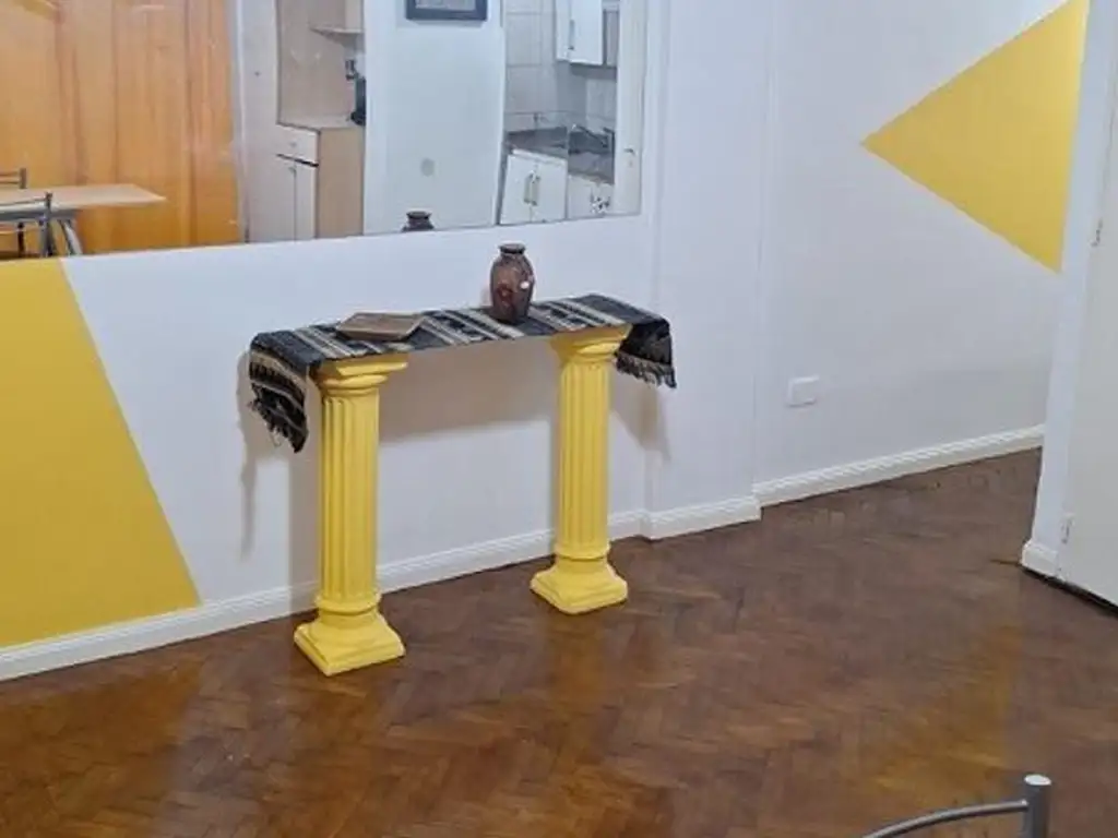 Foto de Oportunidad!!! Monoambiente bien ubicado, baño nvo, parquet,, imagen 1