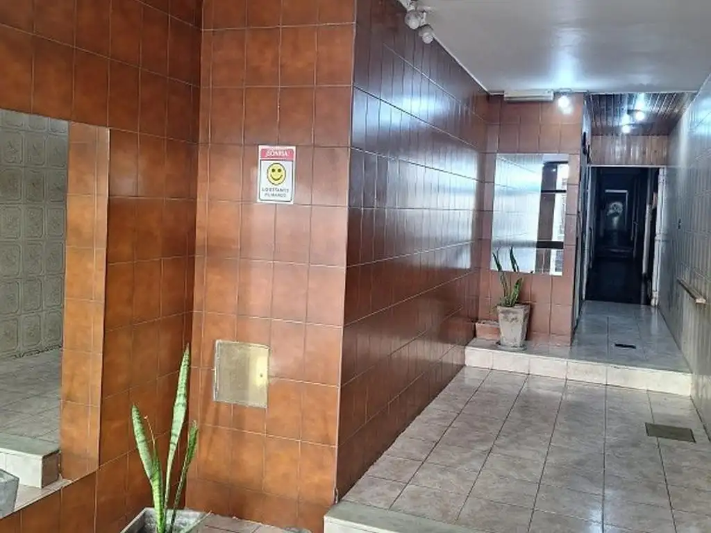 Foto de Oportunidad!!! Monoambiente bien ubicado, baño nvo, parquet,, imagen 2