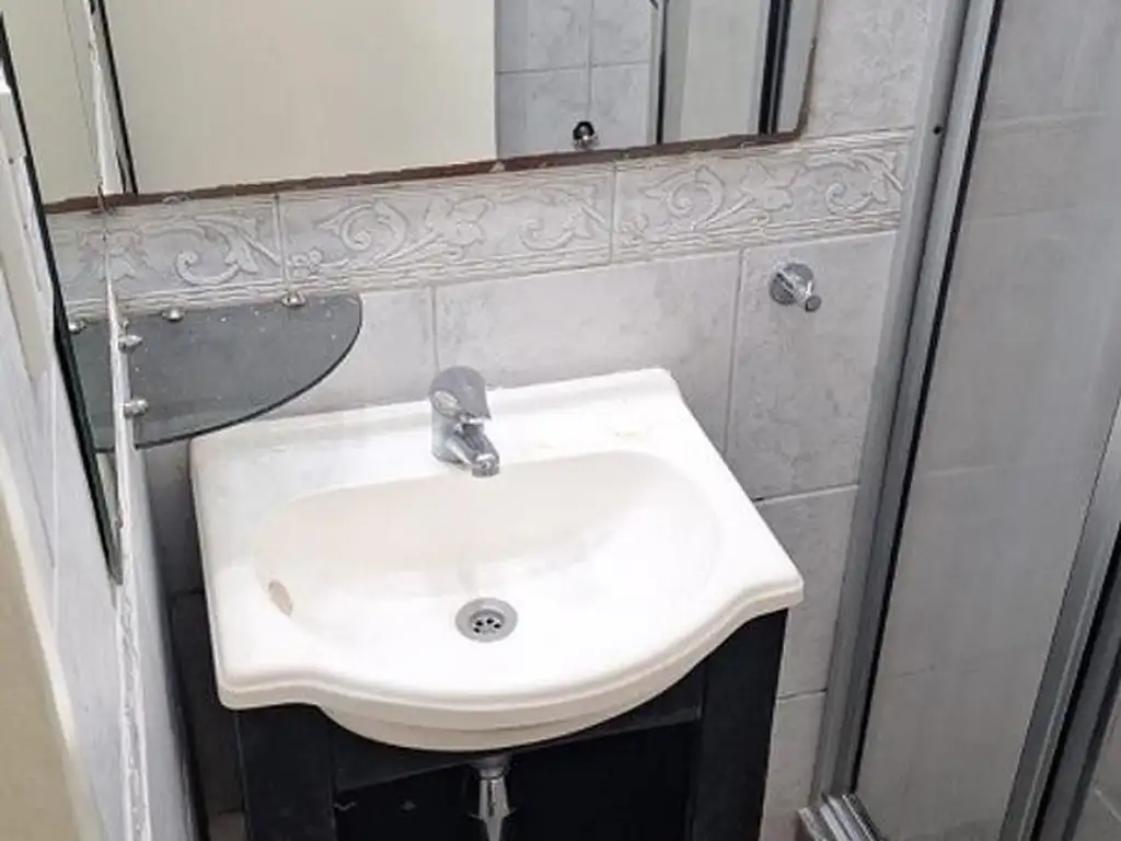 Foto de Oportunidad!!! Monoambiente bien ubicado, baño nvo, parquet,, imagen 5