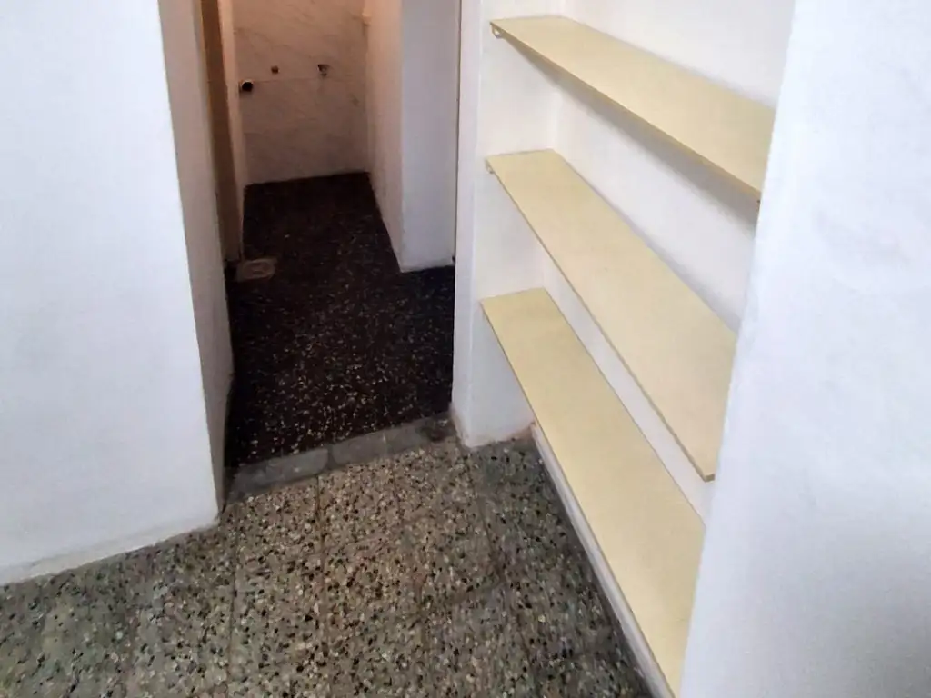 Foto de DEPTO. 2 AMBIENTES Y MEDIOS A MTS. DE LOPE DE VEGA - PLANTA BAJA, imagen 3