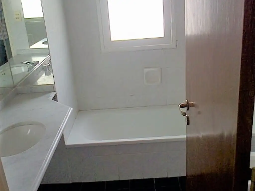 Foto de Departamento de 2 Dormitorios con Cochera, imagen 1