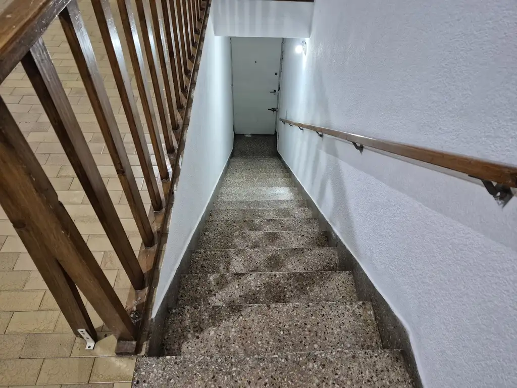 Foto de DEPARTAMENTO TRES AMBIENTES AL FRENTE SIN EXPENSAS- BAÑO - TOILETTE, imagen 1
