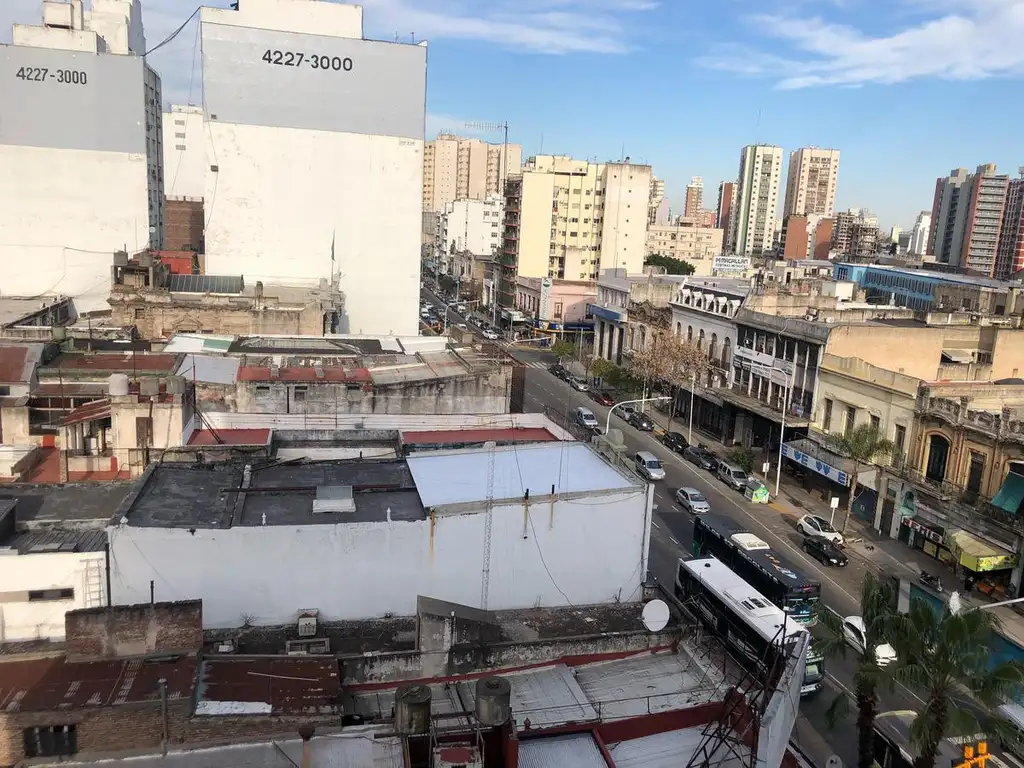 Foto de Chacabuco 24. Dto. 4 amb. 2 baños al frente. Avellaneda, imagen 2