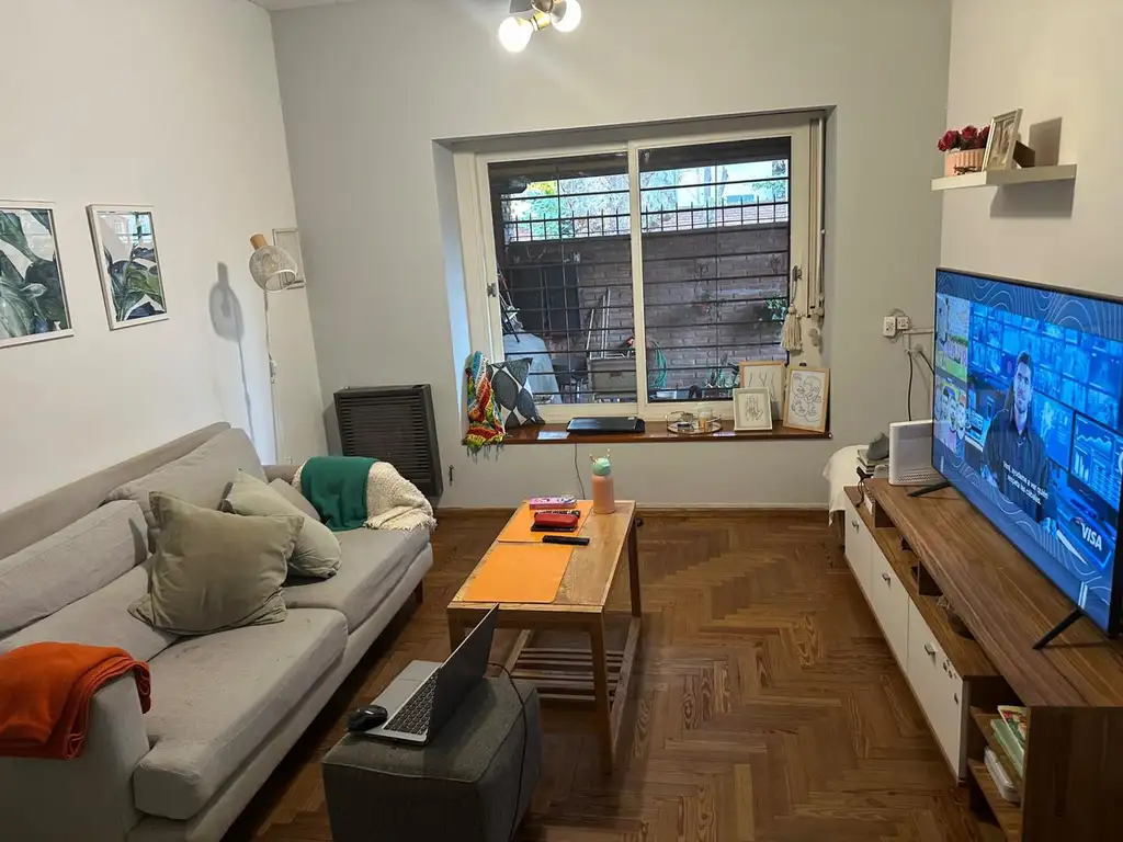 Foto de Sólida casa dos plantas en esquina, imagen 5