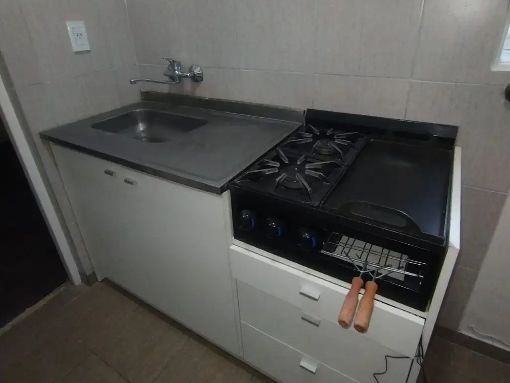 Foto de EXCELENTE UBICACIÓN - 1 DORMITORIO - RECICLADO, imagen 2