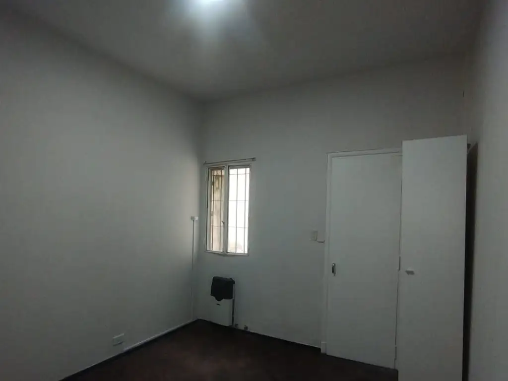 Foto de EXCELENTE UBICACIÓN - 1 DORMITORIO - RECICLADO, imagen 4