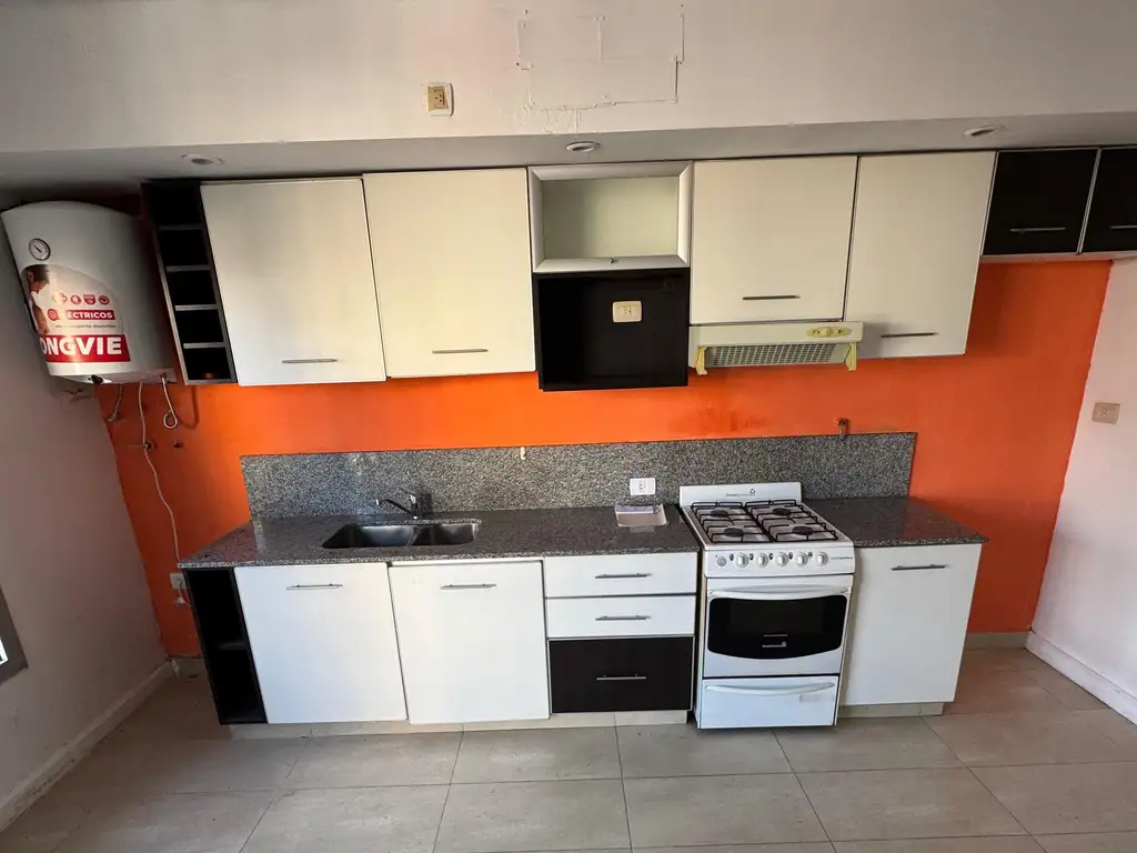 Foto de Departamento al frente con cochera, imagen 5