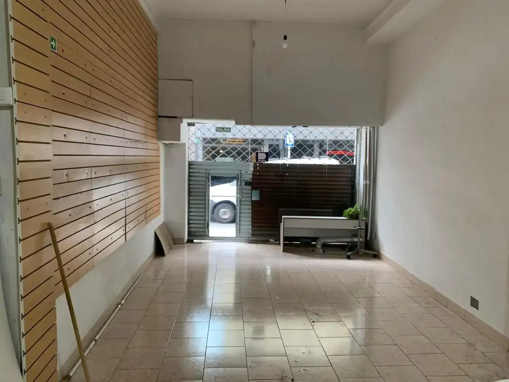 Foto de Local en alquiler con subsuelo, imagen 1