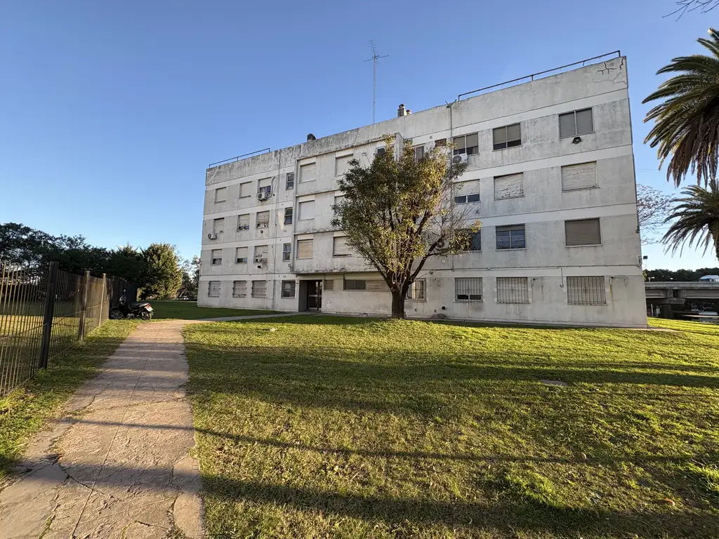 Foto de Alquila - Departamento 1 dorm - frente a estadio Dalmine, imagen 1