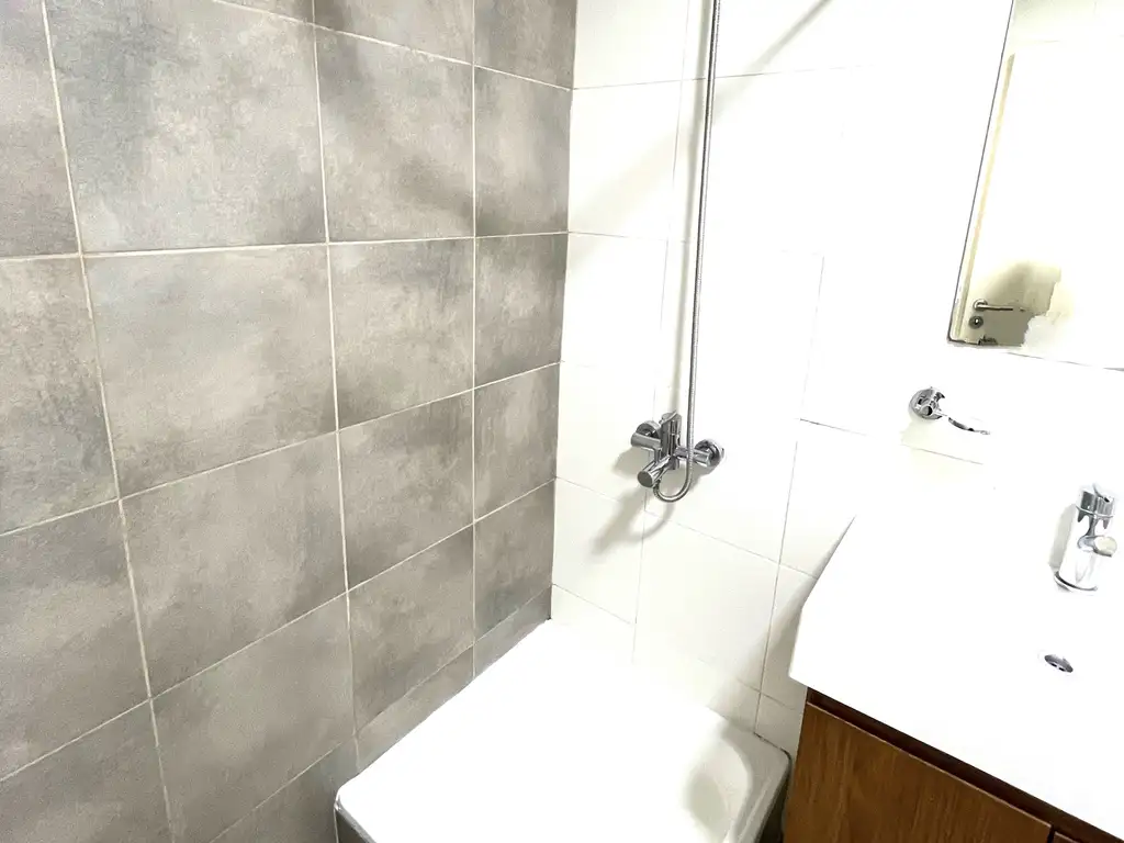Foto de HERMOSO MONOAMBIENTE APTO PROFESIONAL O VIVIENDA CON BALCÓN, imagen 2