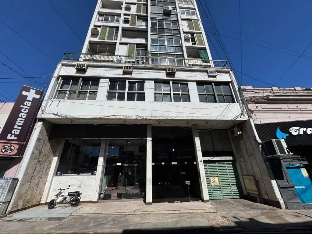 Foto de ALQUILO AMPLIO DEPARTAMENTO C/ COCHERA EN PLENO CENTRO, imagen 1