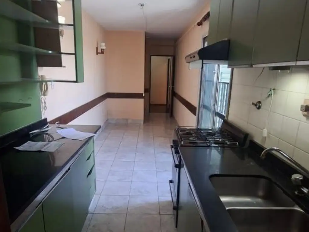 Foto de ALQUILO AMPLIO DEPARTAMENTO C/ COCHERA EN PLENO CENTRO, imagen 3