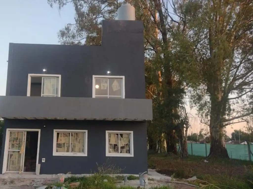 Foto de CASA EN ALQUILER ANUAL DE 5 AMBIENTES EN TORTUGUITAS (JCP), imagen 2