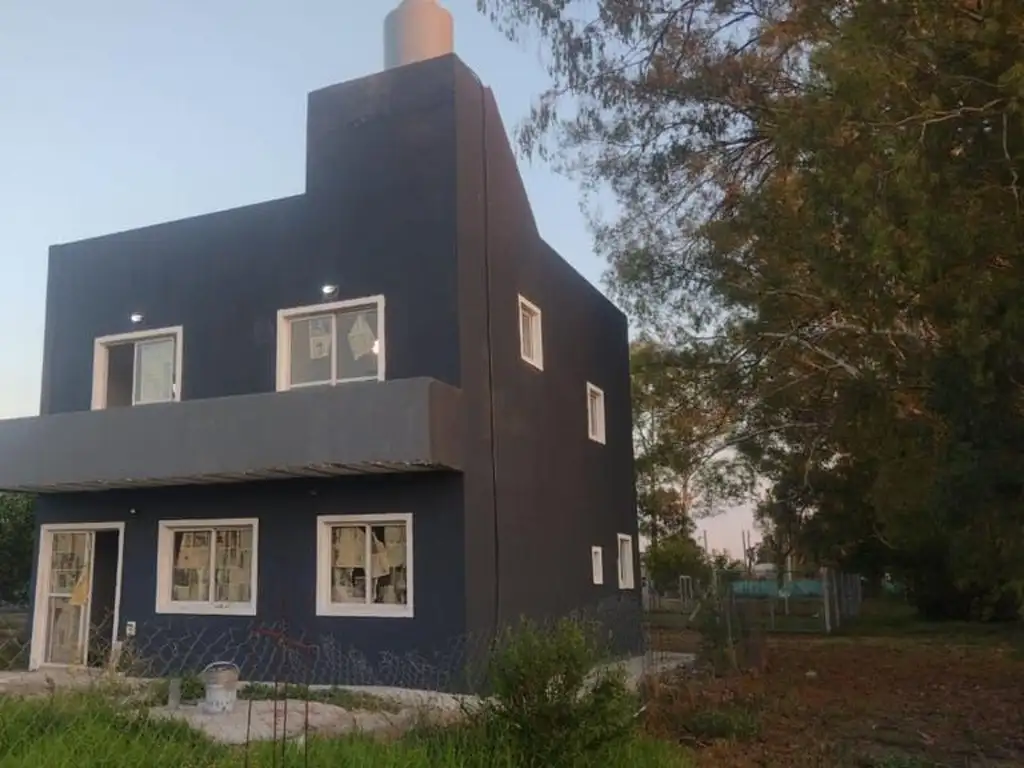 Foto de CASA EN ALQUILER ANUAL DE 5 AMBIENTES EN TORTUGUITAS (JCP), imagen 3