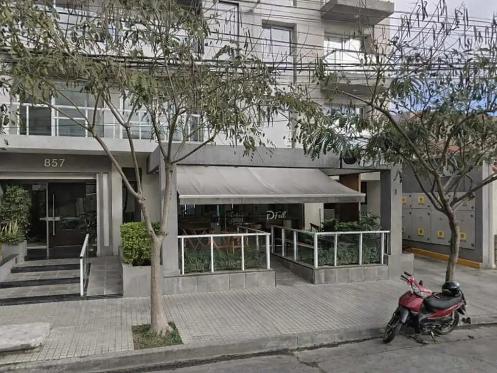 Foto de OPORTUNIDAD! Local comercial en alquiler en Dean Funes al 800, imagen 1