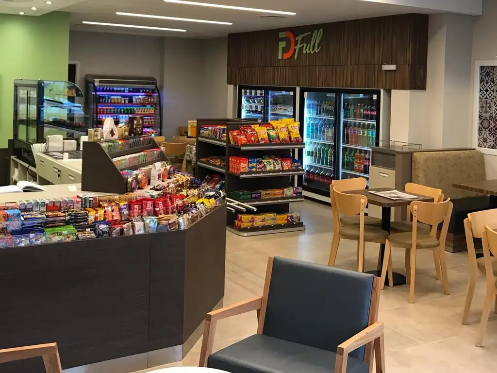 Foto de OPORTUNIDAD! Local comercial en alquiler en Dean Funes al 800, imagen 5