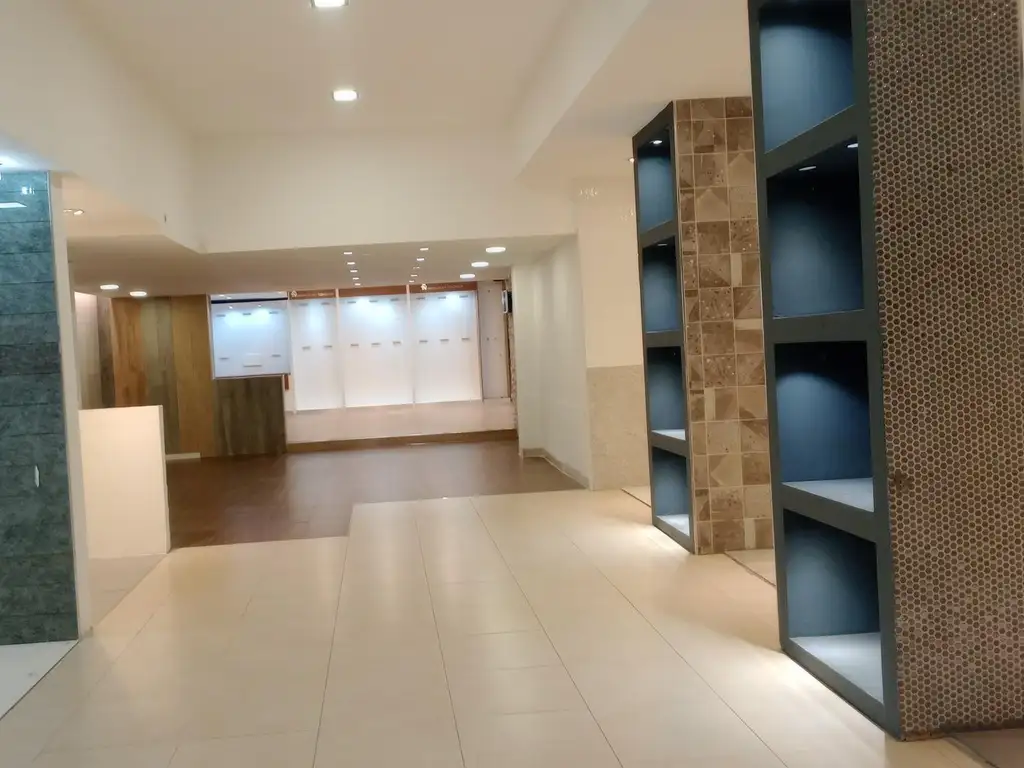 Foto de Alquilo local comercial en Pleno Centro de Córdoba Capital., imagen 2
