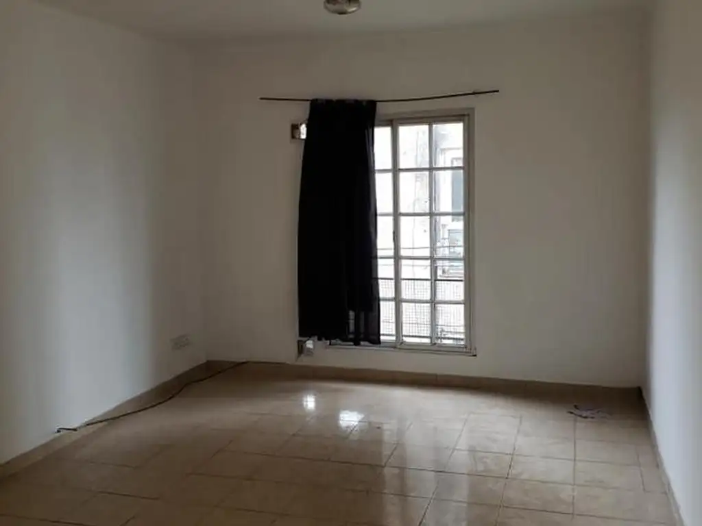 Foto de REGIO DEPARTAMENTO DE 1 AMB. EN EXCELENTE ZONA - OPORT., imagen 2