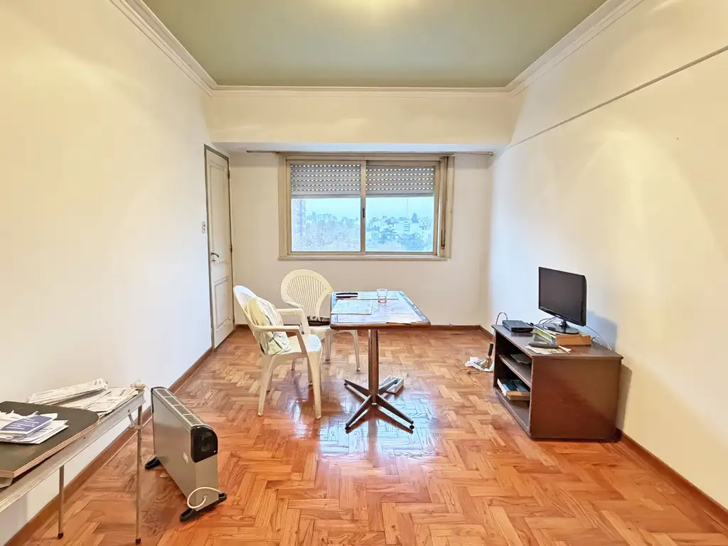 Foto de DEPARTAMENTO 3 AMBIENTES CON BALCON A 1 CUADRA ESTACION COGHLAN, imagen 3