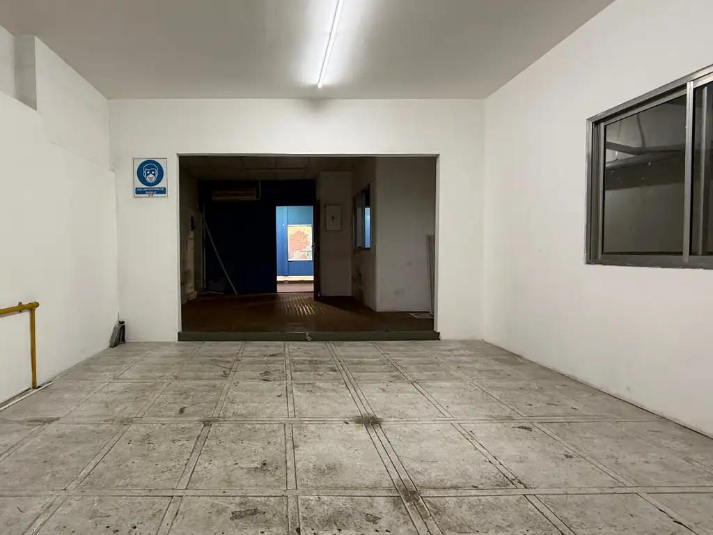Foto de Depósito en venta de 200m2 ubicado en Parque Patricios, imagen 3