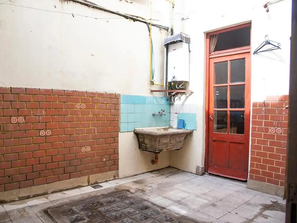 Foto de VENTA PH 7 AMB EN FLORES GRAN OPORTUNIDAD - 180M + 50M, imagen 5