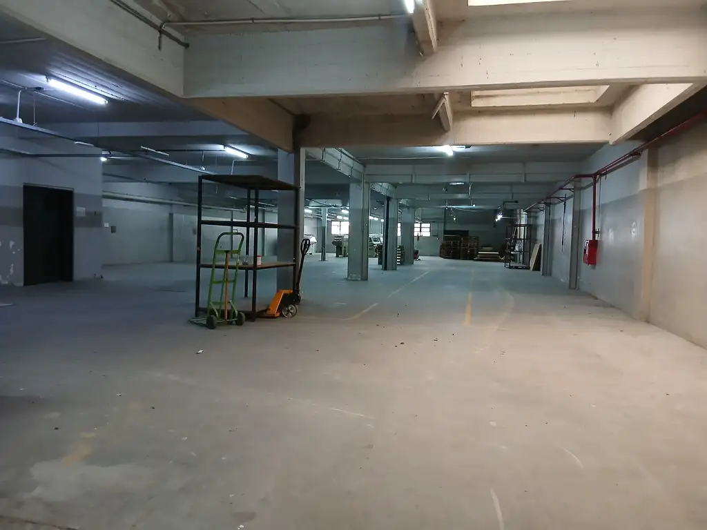 Foto de DEPOSITO DE TRES PLANTAS EN DOBLE LOTE., imagen 1
