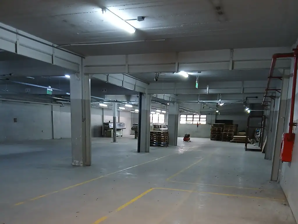 Foto de DEPOSITO DE TRES PLANTAS EN DOBLE LOTE., imagen 5