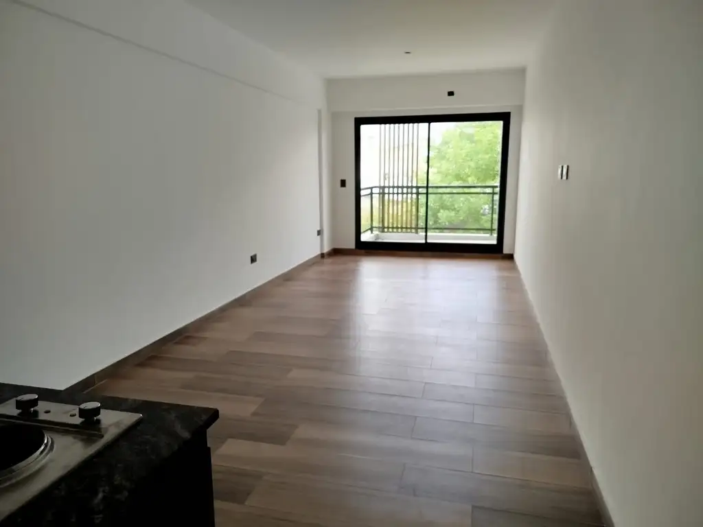 Foto de Monoambiente al frente con balcón. Ideal inversión. Se vende con renta., imagen 1