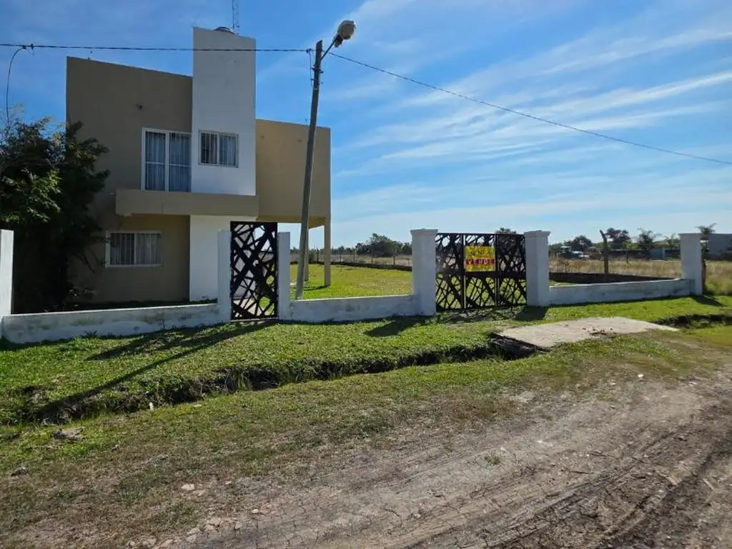 Foto de Casa en venta en Puerto Tirol con amplio terreno de 1.000 m², imagen 1