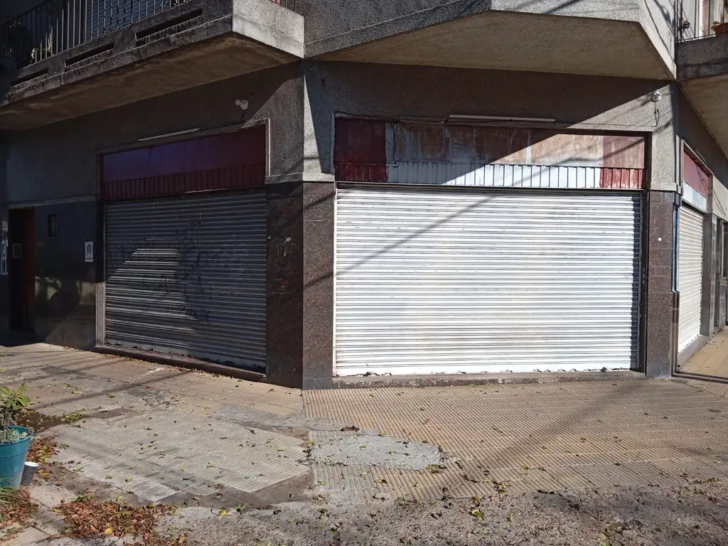 Foto de Local 110 mts2 cubiertos (aprox), imagen 3